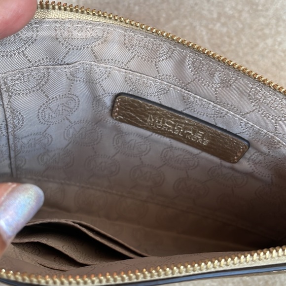 Michael Kors Gold wristlet - Picture 6 of 7
